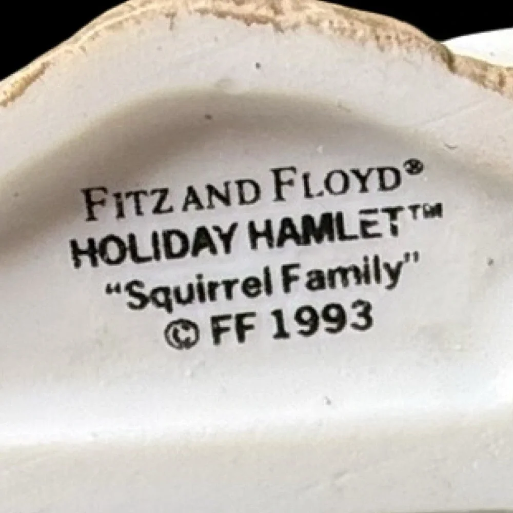 Fitz & Floyd Enchanted Forest Holiday Hamlet Squirrel Family Figurine 1993
